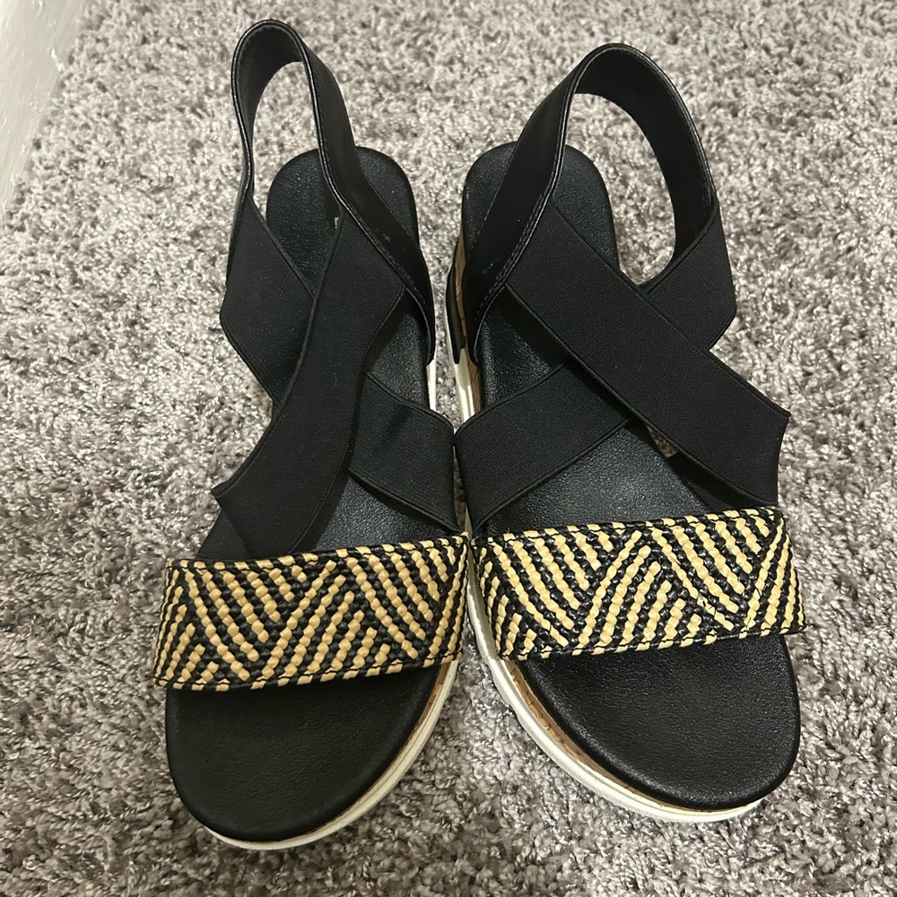 Womens Size 8 platform shoe